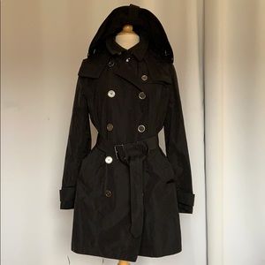 Burberry trench coat/rain coat